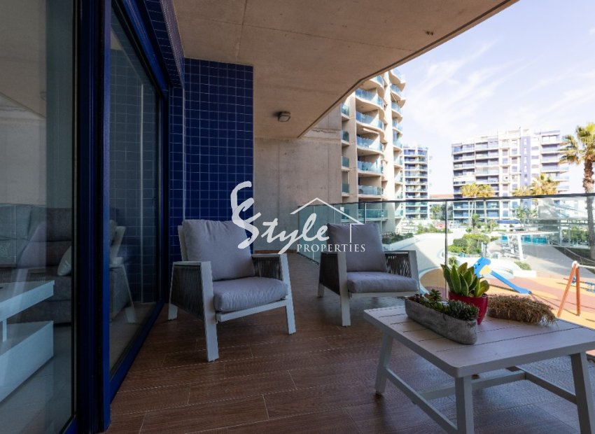 For sale frontline apartment in Sea Senses, Punta Prima, Costa Blanca. ID2345