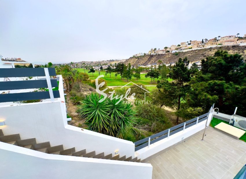 For sale last detached villa in front of La Marquesa golf camp in Cuidad Quesada, Costa Blanca, Spain. ID ON2100