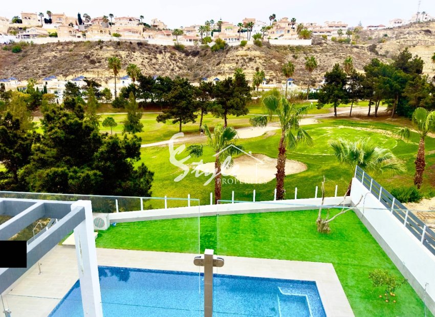 For sale last detached villa in front of La Marquesa golf camp in Cuidad Quesada, Costa Blanca, Spain. ID ON2100