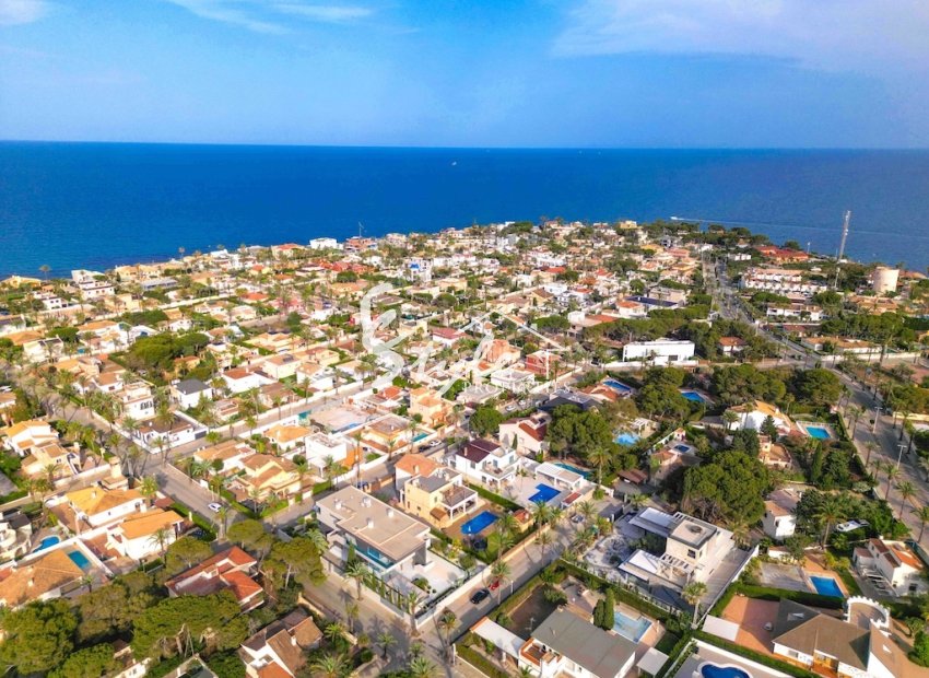 For Sale Luxury Villa Just 300 Meters from the Sea in Cabo Roig, Orihuela Costa, Costa Blanca. ID2840