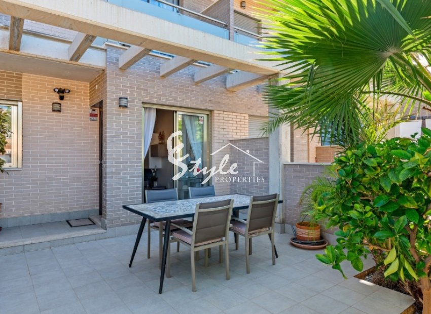 For sale modern 3 bedroom townhouse 300m to the beach in Torre de la Horadada, Alicante, Costa Blanca , Spain. ID1838