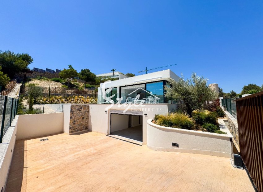 For sale modern villa in Las Colinas Golf, Costa Blanca, Spain. ID1302