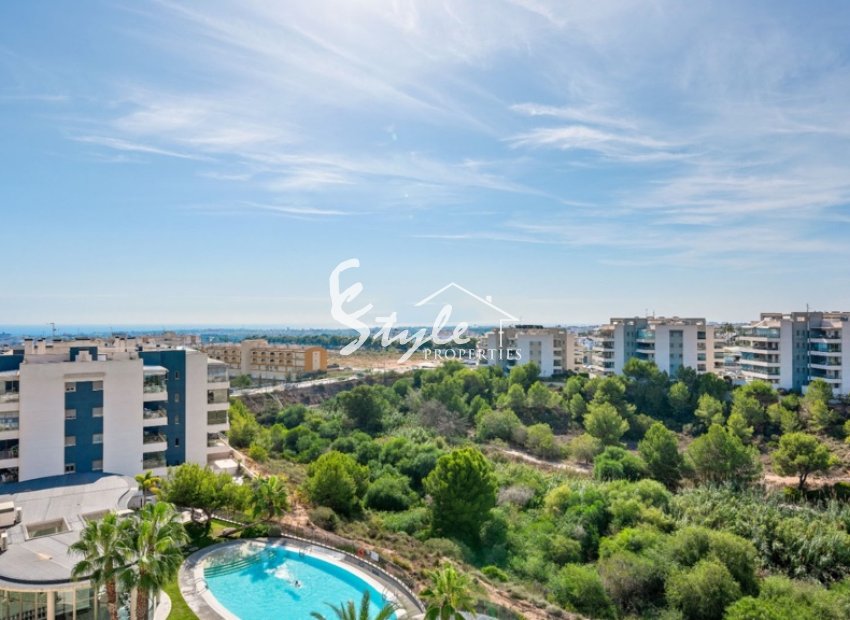 For sale new apartment with heated pool in Green Hills, Los Dolses, Villamartin, Orihuela Costa, Costa Blanca. ID2079