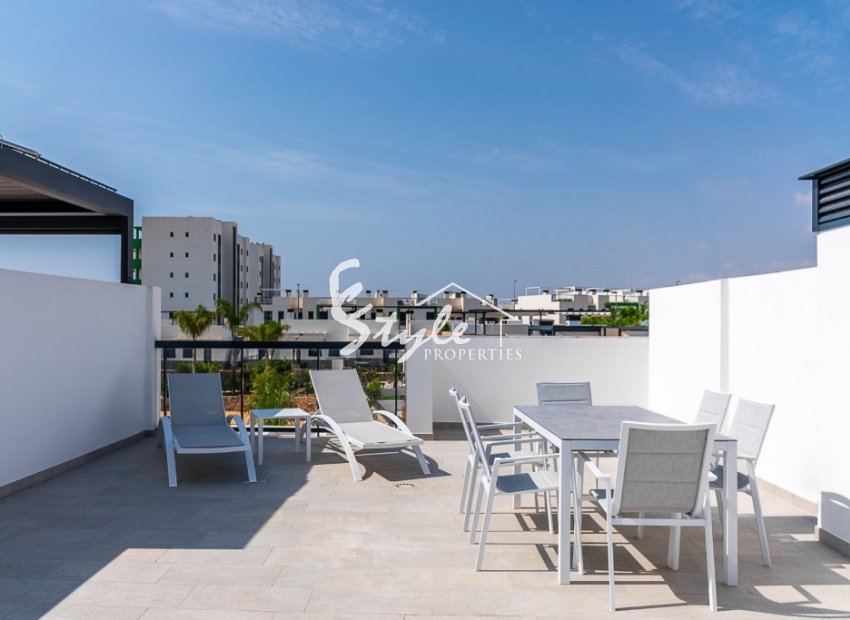 For sale new beach side apartment in Mil Palmeras, Pilar de la Horadada, Costa Blanca, Spain. ID1379