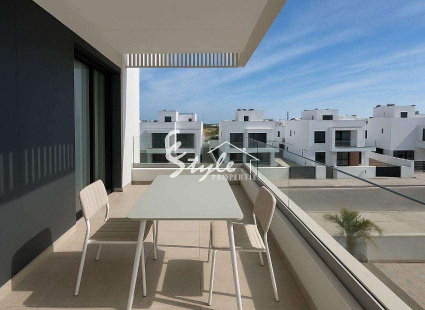 For sale new modern apartment in Santa Rosalia Lake. ID2872