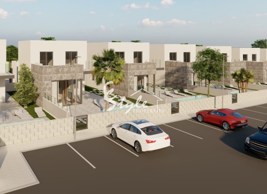 For sale new spacious villas with pool and garage in Los Altos