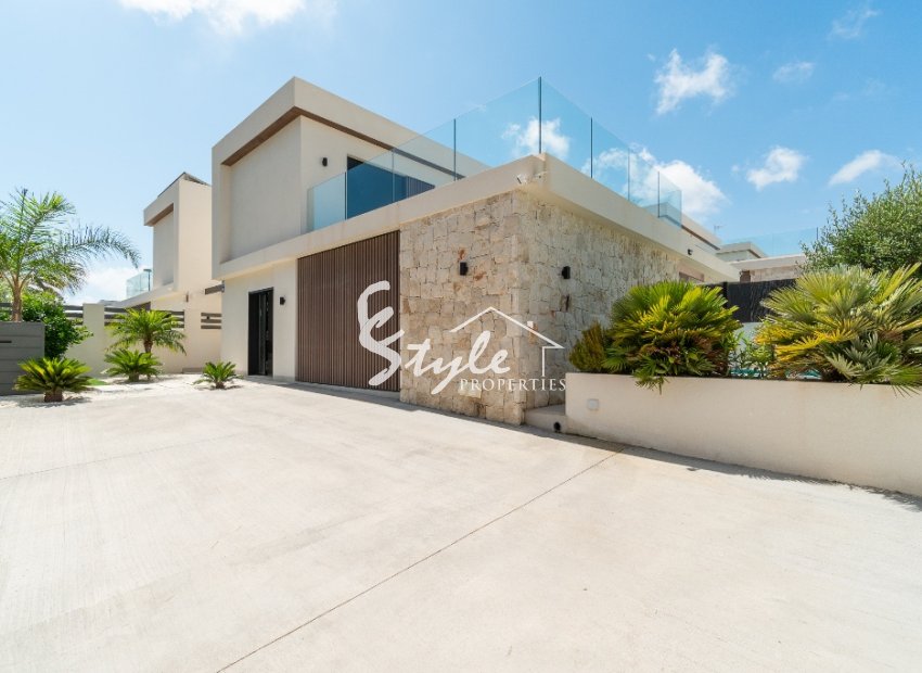 For sale new villa in Los Balcones, Torrevieja, Costa Blanca, Spain. ID2832