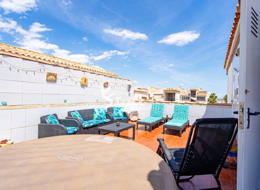 For Sale Penthouse of 2 Bedrooms with Private Solarium in La Ciñuelica, Punta Prima, Los Altos, Costa Blanca. ID2426