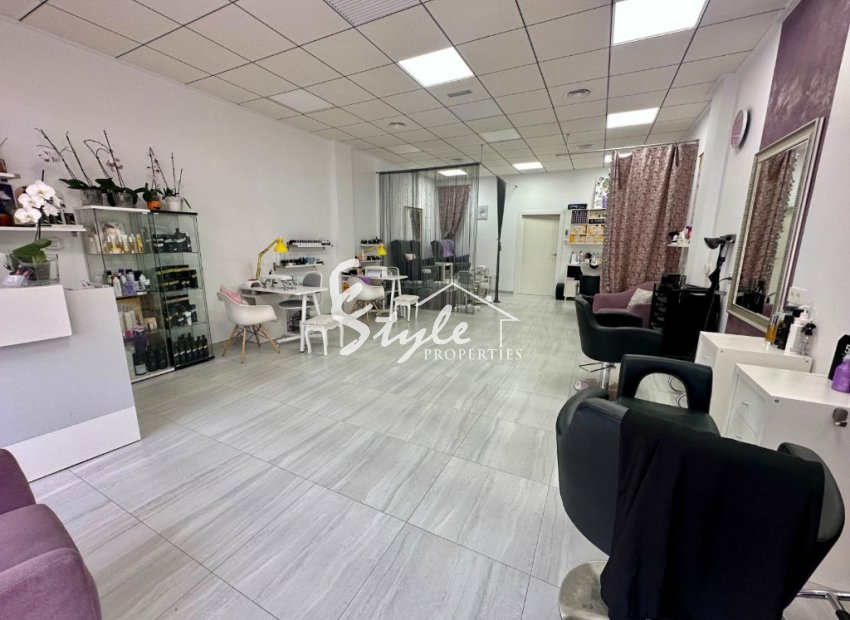 For sale profitable business in popular area in La Zenia, Costa Blanca, Spain. ID091