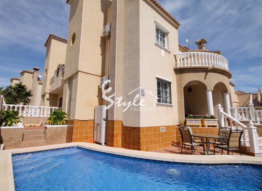 For sale semidetached house in El Galan, Villamartin, Orihuela Costa, Costa Blanca. ID1514