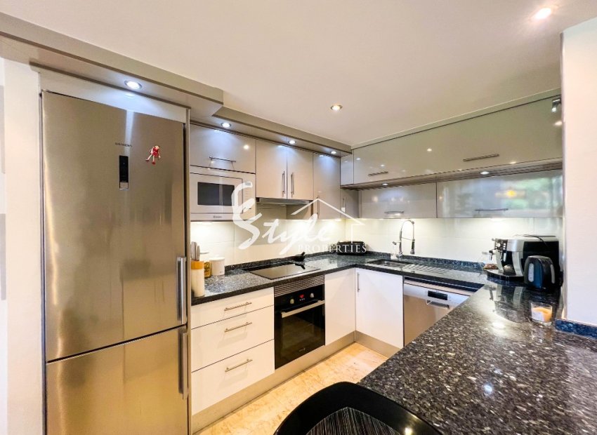 For sale south-facing apartment close to the beach in La Entrada, Punta Prima, Costa Blanca, Spain. ID3326