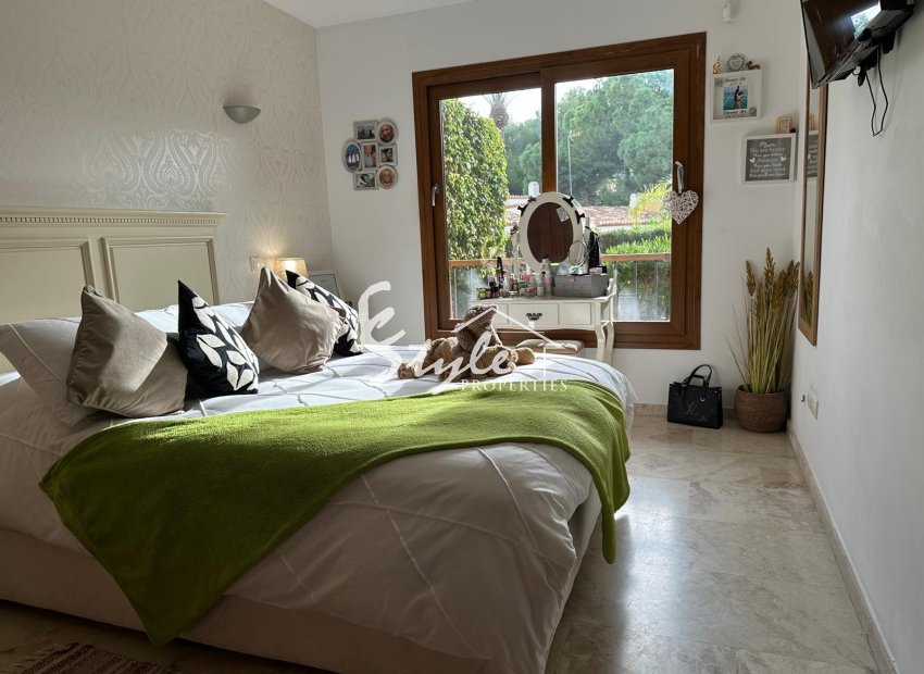 For sale south facing apartment in La Recoleta, Punta Prima, Orihuela Costa, Costa Blanca. ID 2553