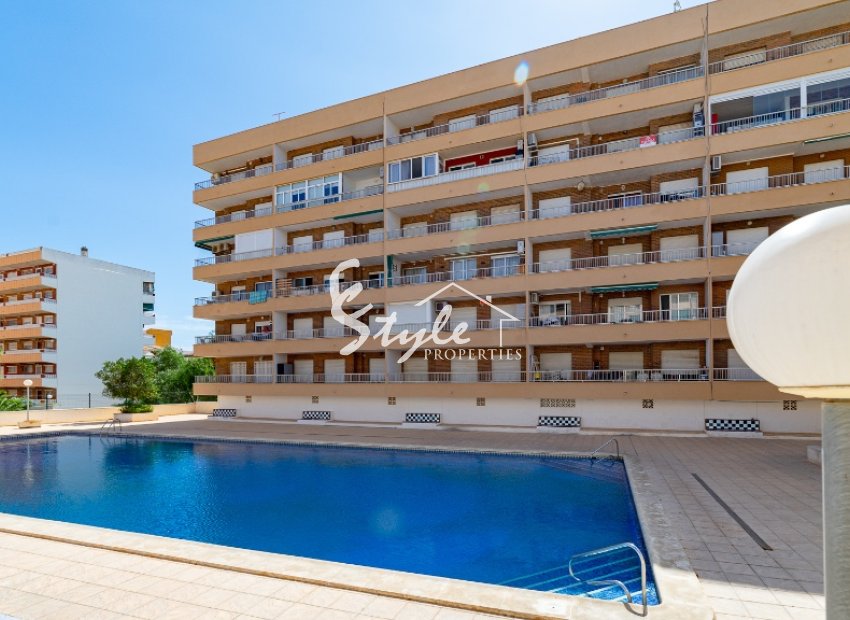 For sale south facing  apartment in Punta Prima, Costa Blanca. ID2760