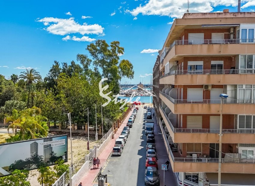 For sale spacious apartment 50m from the beach in Torrevieja, Costa Blanca, Spain. ID2351