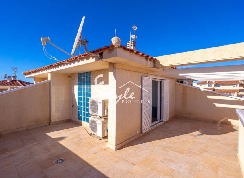 For Sale Spacious Corner Townhouse with 3 Bedrooms in Zeniamar, Playa Flamenca, Costa Blanca. ID2296