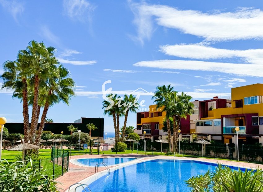 For sale stylish apartment in El Bosque, Playa Flamenca, Orihuela Costa. ID1435