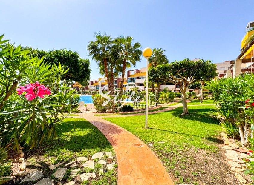 For sale stylish apartment in El Bosque, Playa Flamenca, Orihuela Costa. ID1435