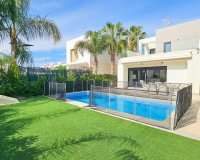 For sale stylish comfortable villa with private pool in quiet area of Cuidad Quesada, Costa Blanca, Spain. ID2328