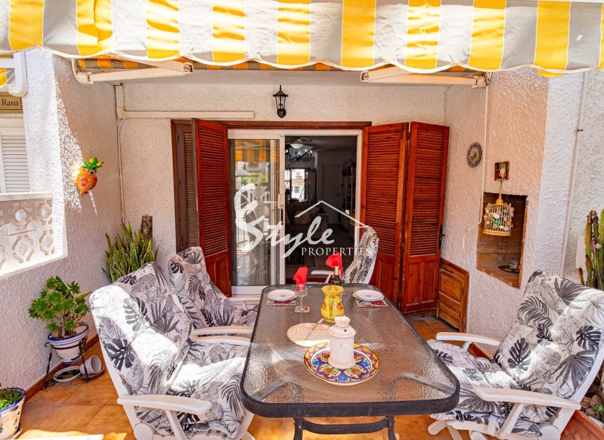For sale  sunny townhouse in Rocajuna,  Punta Prima, Los Altos. Costa Blanca, Spain. ID 2399
