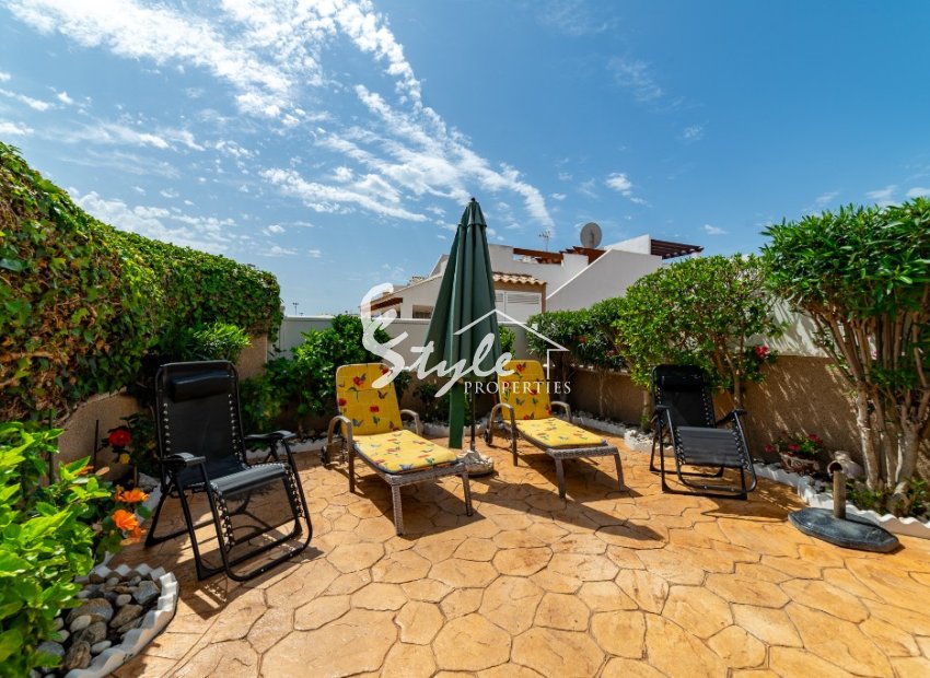 For sale top floor apartment with private garden in La Cinuelica, Punta Prima, Orihuela Costa. ID1940