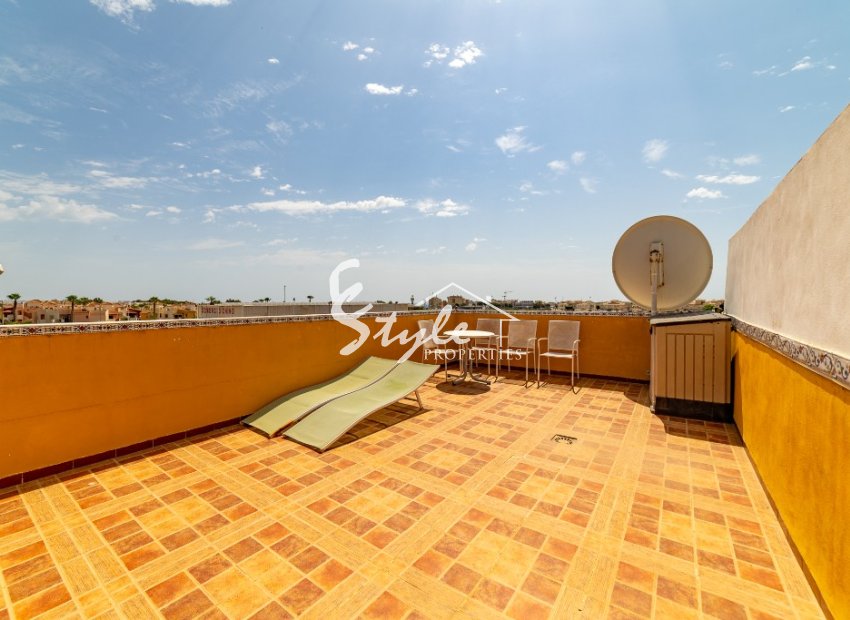 For sale top floor apartment with private garden in La Cinuelica, Punta Prima, Orihuela Costa. ID1940
