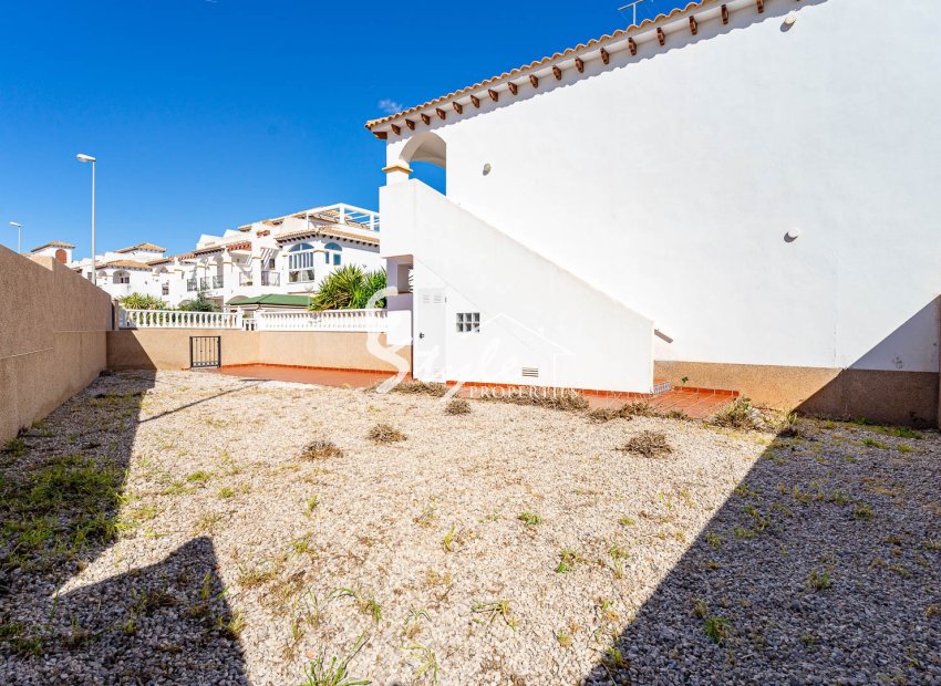 For sale top floor apartment with sea views and parking in La Ciñuelica R14, Punta Prima, Costa Blanca. ID2460
