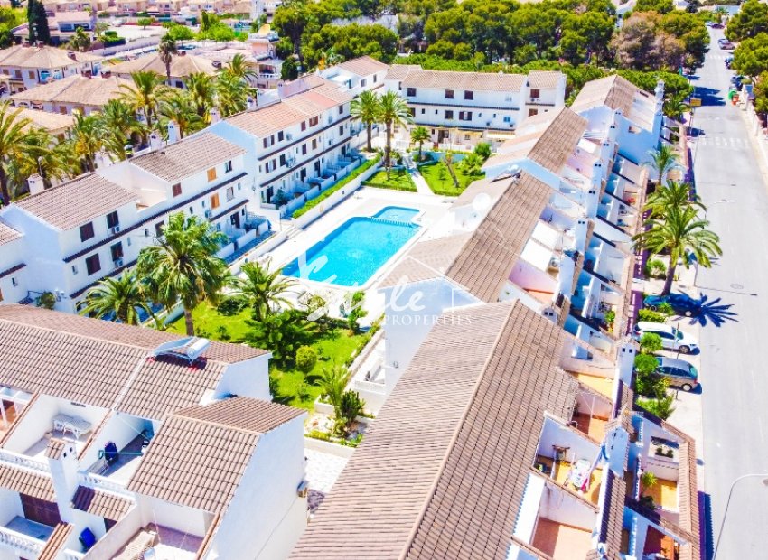 For sale townhouse in Rocajuna, Los Altos, Punta Prima, Torrevieja, Costa Blanca. ID2741