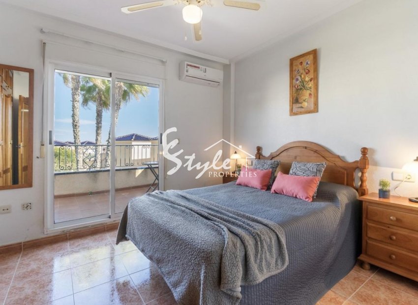 For sale townhouse of 3 bedrooms with sea views in Punta Prima, Los Altos, Costa Blanca, Spain. ID2338