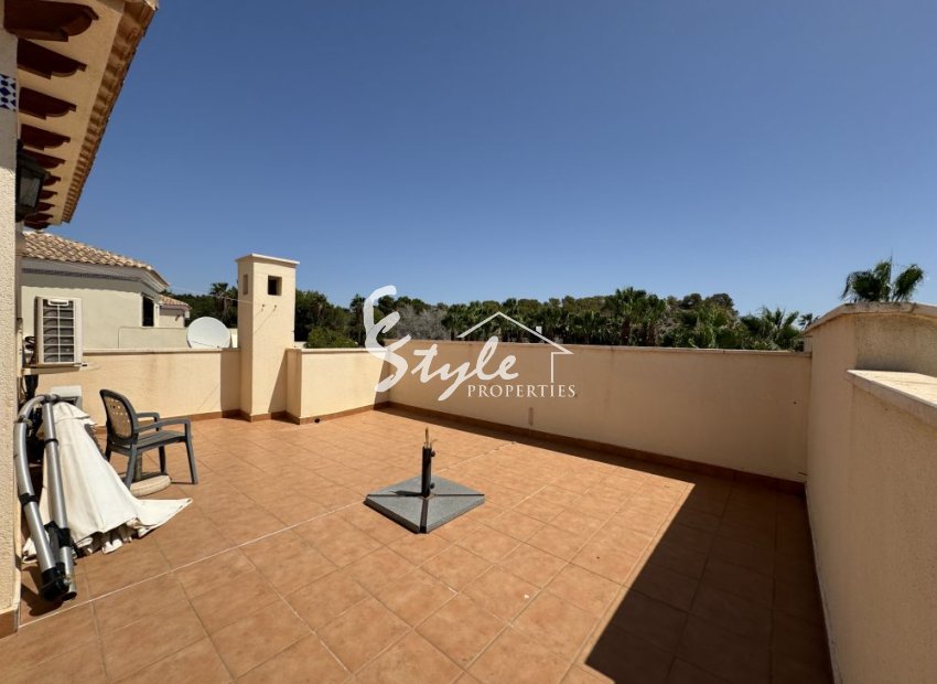 For sale villa in front of golf courses in Las Ramblas, Orihuela Costa, Spain. ID1440