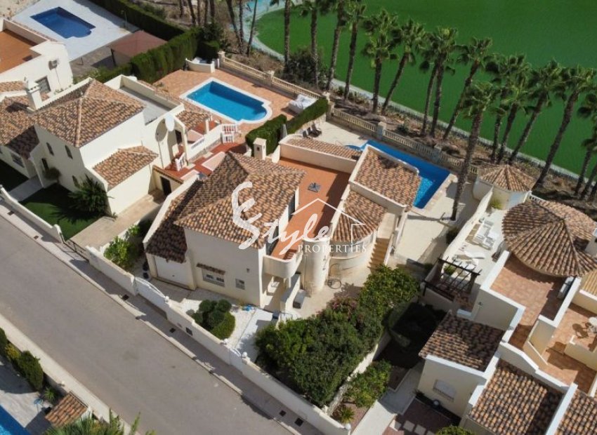 For sale villa in front of golf courses in Las Ramblas, Orihuela Costa, Spain. ID1440