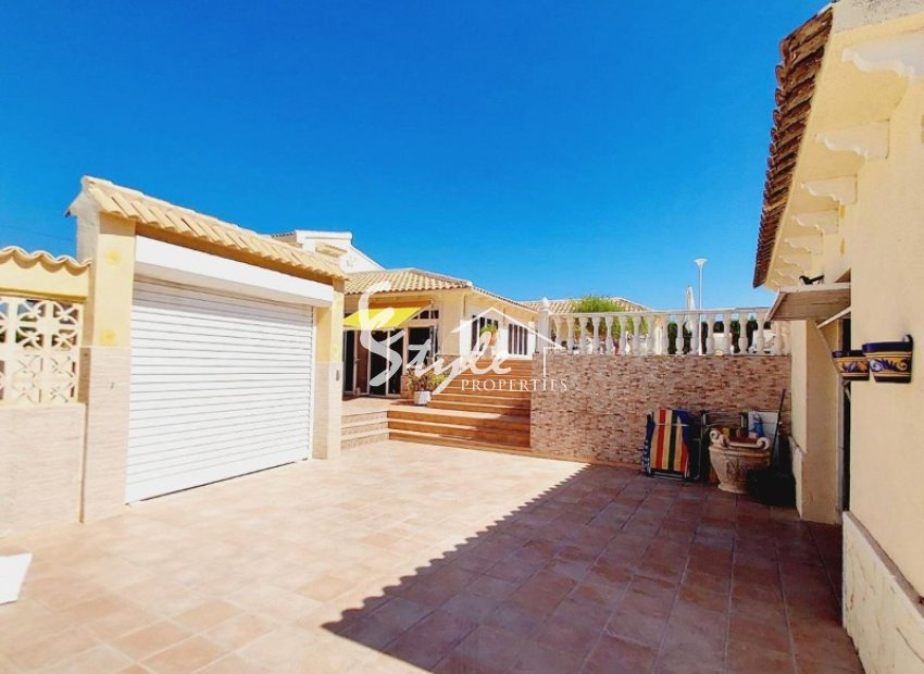 For sale villa overlooking the Campoamor Golf and the sea, Costa Blanca, Spain. ID1832