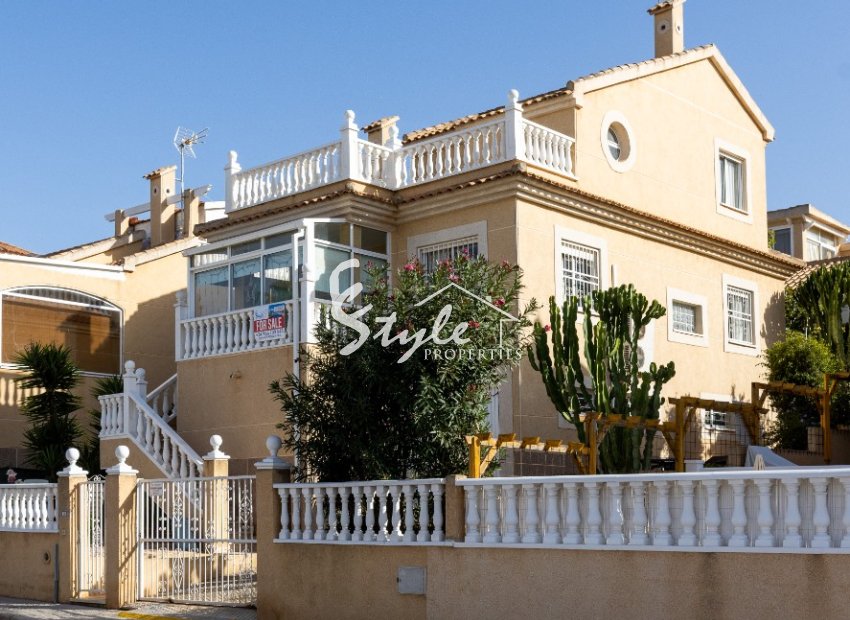 For sale villa with 3 beds and big basement in Los Altos-La Florida, Costa Blanca, Spain. ID2322