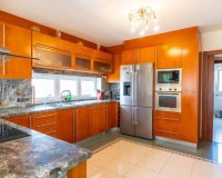 For sale villa with garden and pool in Torrevieja. ID 1814