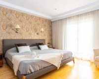 For sale villa with garden and pool in Torrevieja. ID 1814