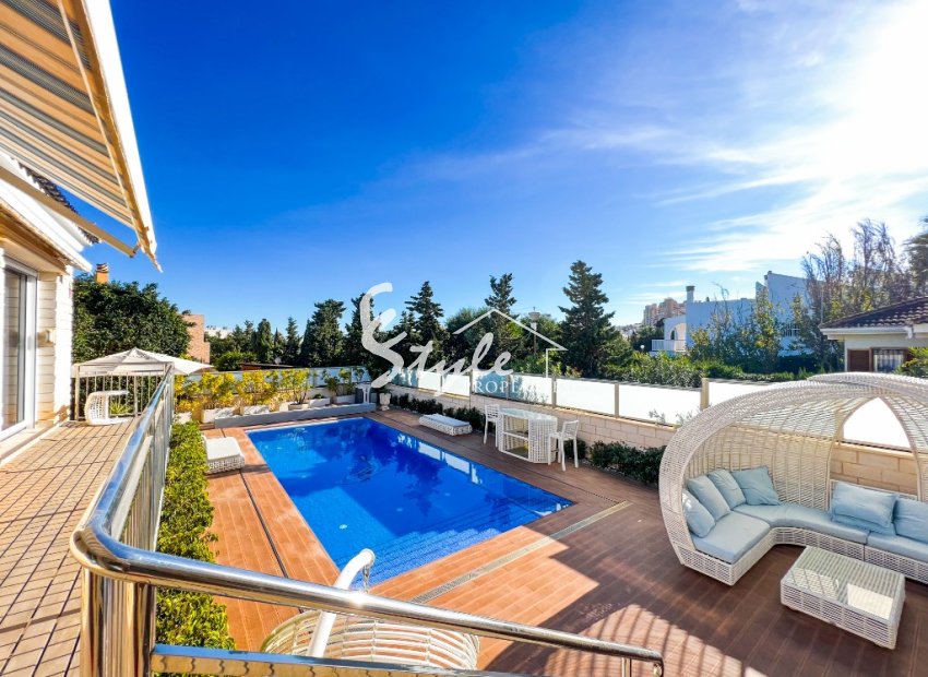 For sale villa with private pool few steps from the beach in La Mata, Costa Blanca,Spain. ID1718