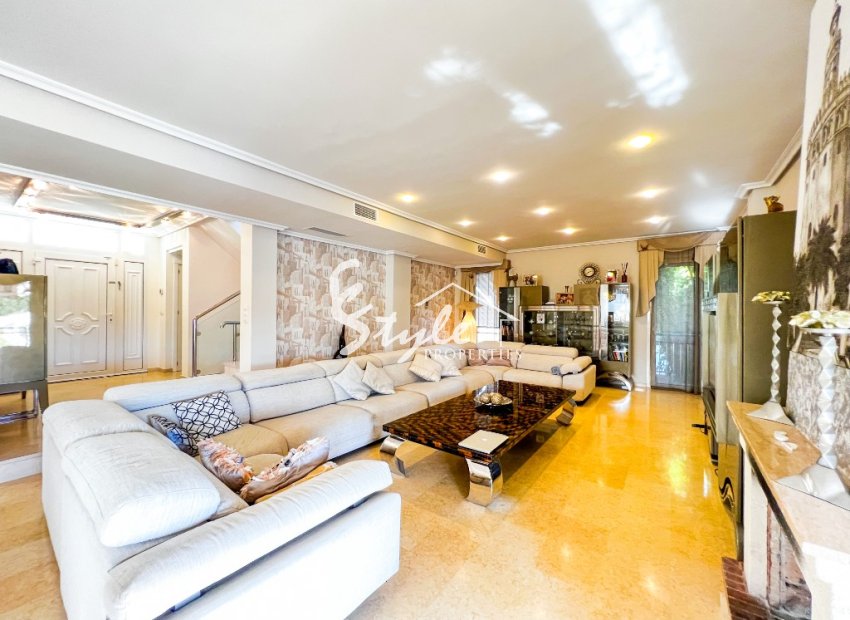 For sale villa with private pool few steps from the beach in La Mata, Costa Blanca,Spain. ID1718