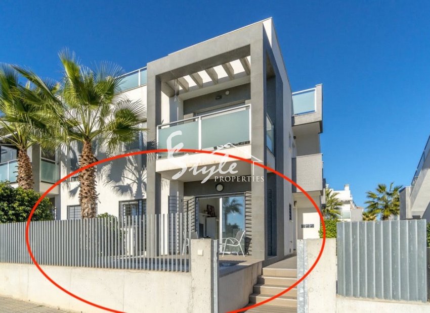 Ground floor apartment with private gardener sale  in ¨Amay¨, Punta Prima, Costa Blanca, Spain. REF.1211