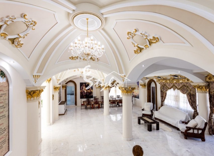 Increíble finca en venta cerca del mar en La Marina, Costa Blanca Sur, España