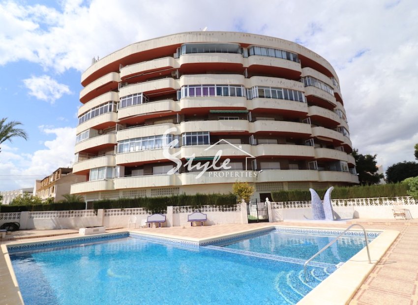 Купить апартаменты  в пешей доступности от пляжа в La Zenia в Ориуэла Коста. ID 4050