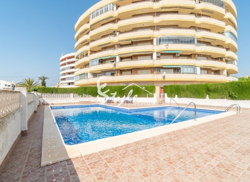 Купить апартаменты в пешей доступности от пляжа в La Zenia в Ориуэла Коста. ID 4110