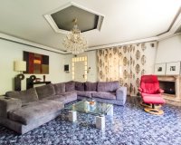 Купить большую роскошную виллу в Сьюдад-Кесада на Коста Бланке. ID 4513