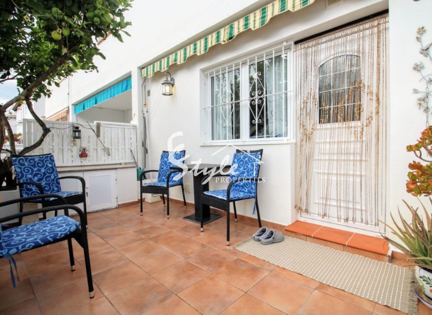 Купить бунгало недалеко от пляжа Playa Torrevieja в Лаго Хардин на Коста Бланке. ID 4290