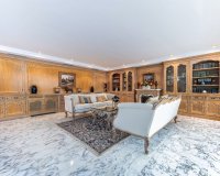 Купить эксклюзивную виллу на море с прекрасным садом и бассейном в Los Balcones, Торревьеха, на Коста Бланке. ID 6316