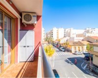 Купить квартиру рядом с морем и пляжем Playa del Centro в Торревьехе на Коста Бланке. ID 4300