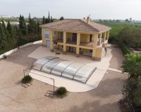 Купить виллу на большом участке земли в Альморади, Коста Бланка. ID: 6116