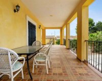 Купить виллу на большом участке земли в Альморади, Коста Бланка. ID: 6116