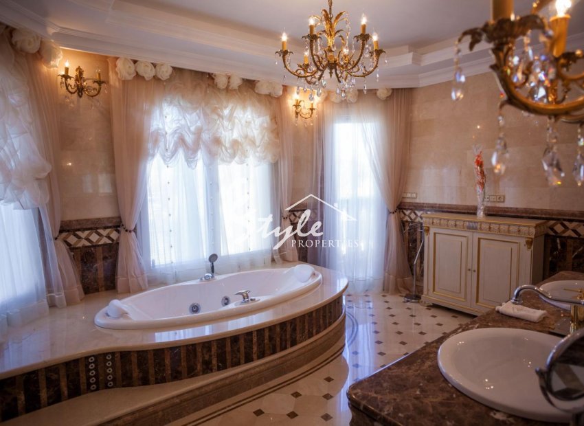 Luxury villa for sale in Cabo Roig, Costa Blanca, Alicante, Spain