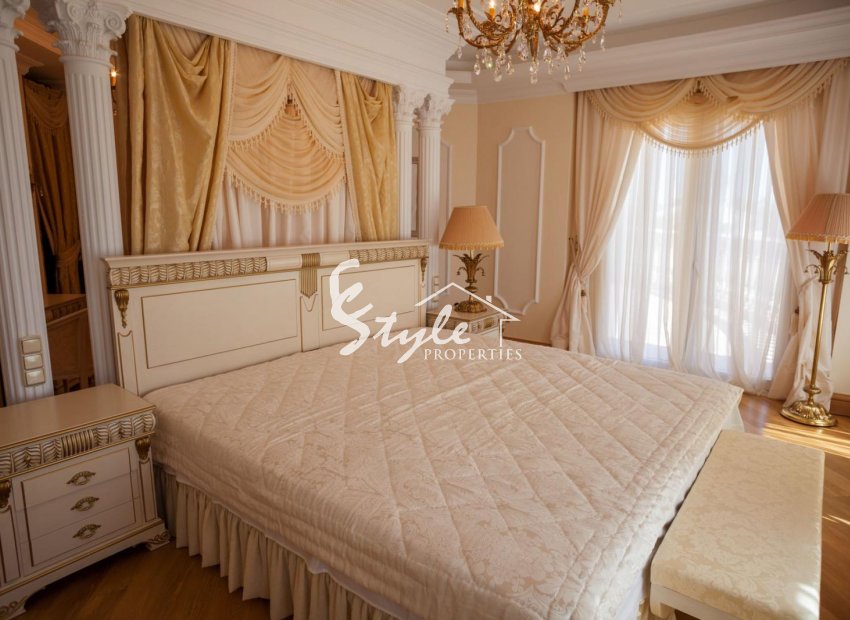 Luxury villa for sale in Cabo Roig, Costa Blanca, Alicante, Spain