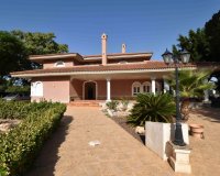 Magnífica casa rústica a 5 minutos de la cuidad en venta en Callosa de Segura, Costa Blanca, España. ID1214