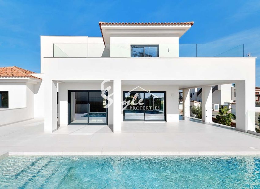 Magnífico chalet Key Ready de 4 dormitorios en venta en Los Montesinos, Costa Blanca Sur, España